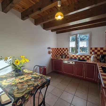 Maison Charmante A Avec Wi-fi Et Parking - Fr-1-611-43 Ferienhaus Langres